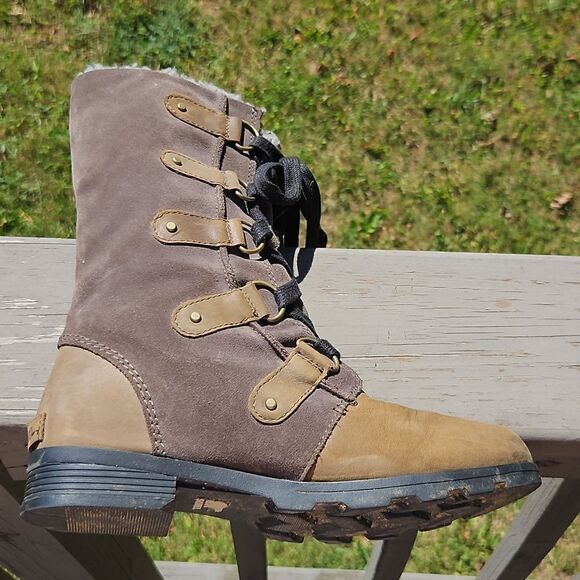 Sorel Emelie II Lace-up Boot, size 9 - Picture 4 of 10